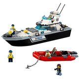 Lego City 60129 Le bateau de patrouille de la police mis en scène